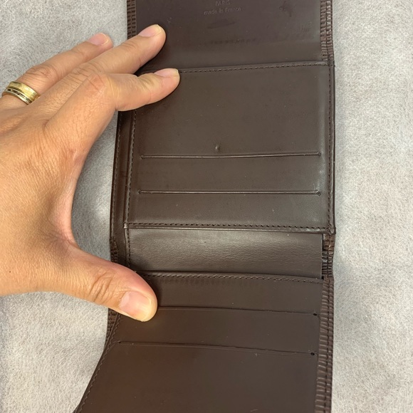 Authentic Louis Vuitton Epi Elise Wallet - Picture 8 of 9